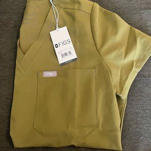 Figs caterina scrub top martini olive